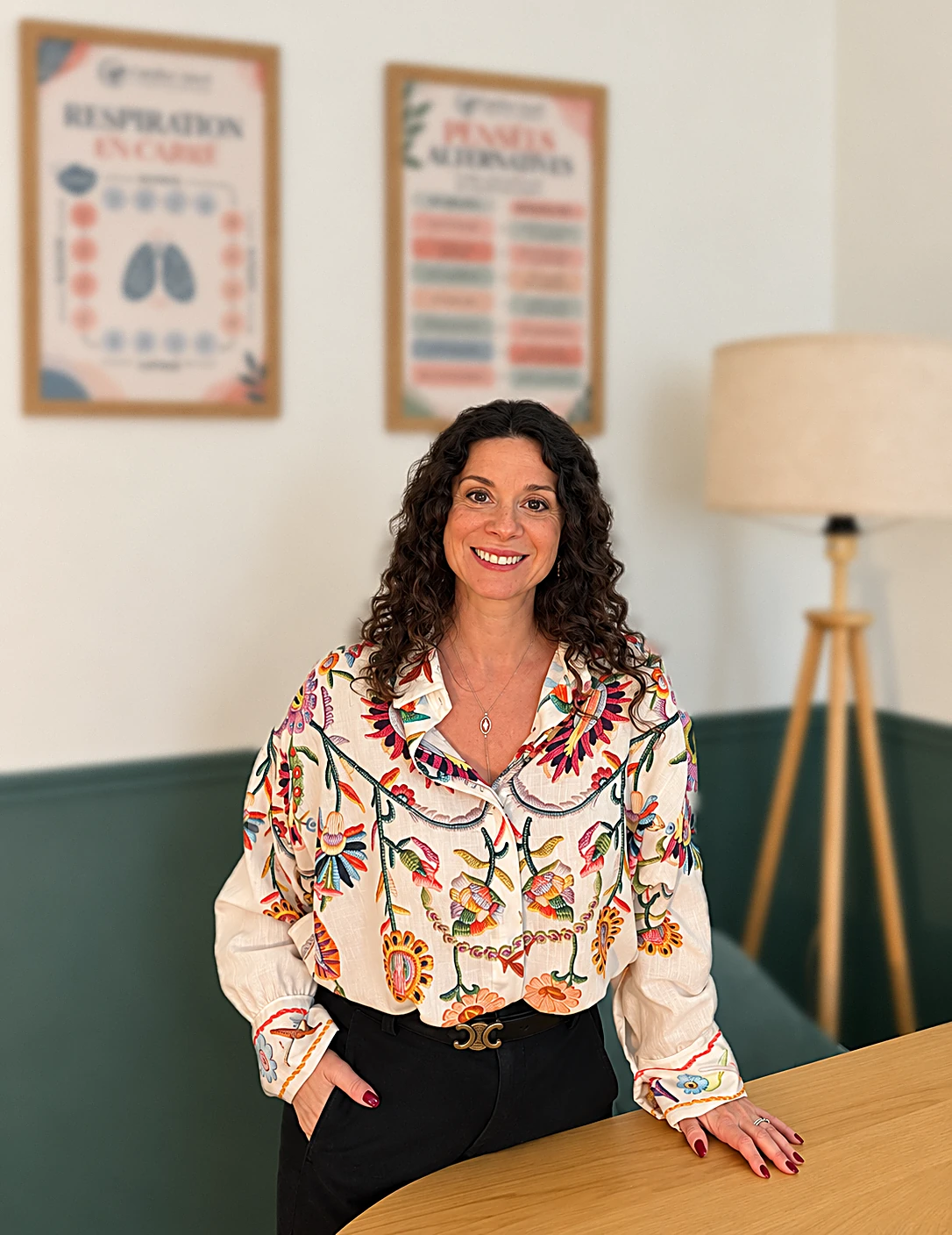 Candice Anzel dans son cabinet, Paris 17e